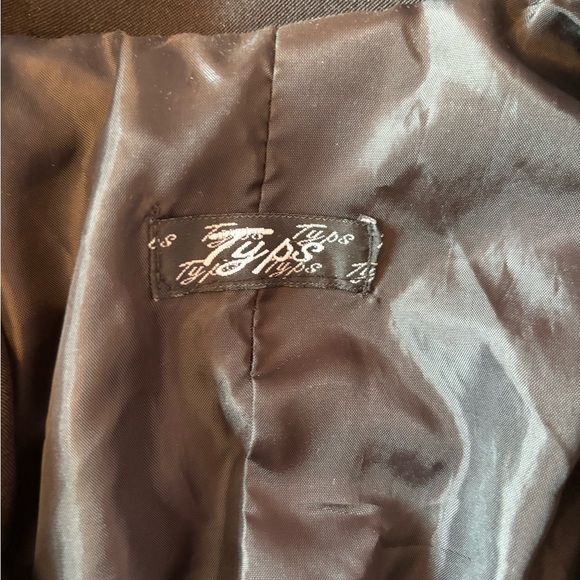 Blazer - Picture 3 of 3